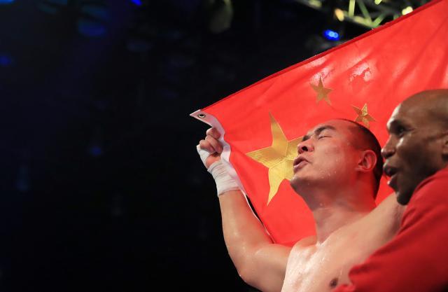 亚博体育平台-重量级过渡拳王张志磊：独自上场杀出血路的勇士