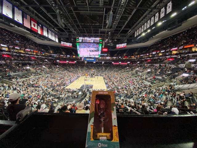 亚博app-【现场】起源之夜马刺奋战掘金 琼斯收获生涯新高