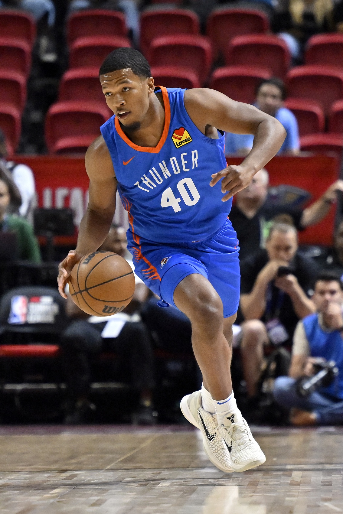 亚博中国官网-G联赛场均20分！Shams：开拓者用双向合同签下克里斯·扬布拉德